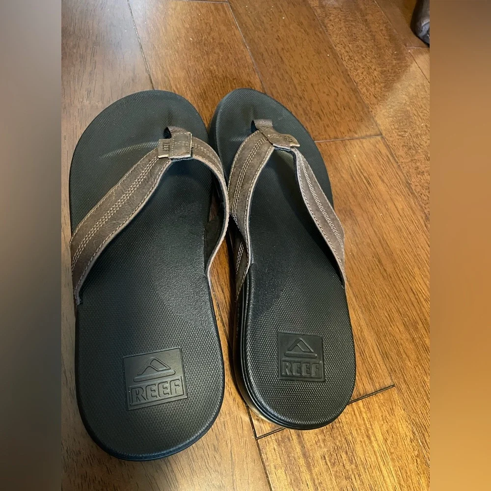 Men’s REEF size 11